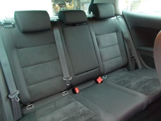 2010 Volkswagen Golf 2.0 GT TDI 3d image 9