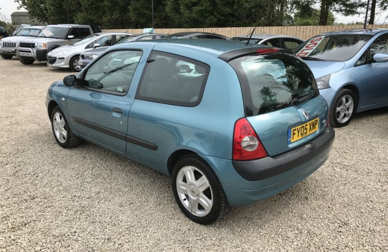 2005 Renault Clio 1.5 dCi image 6