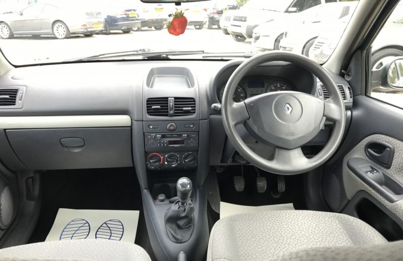 2005 Renault Clio 1.5 dCi image 7