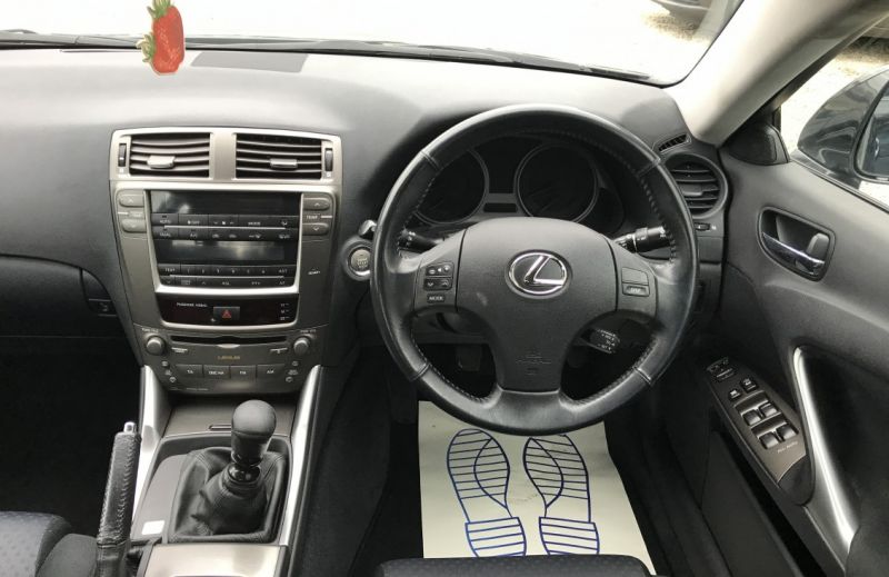 2007 Lexus IS 220d 2.2 TD image 7