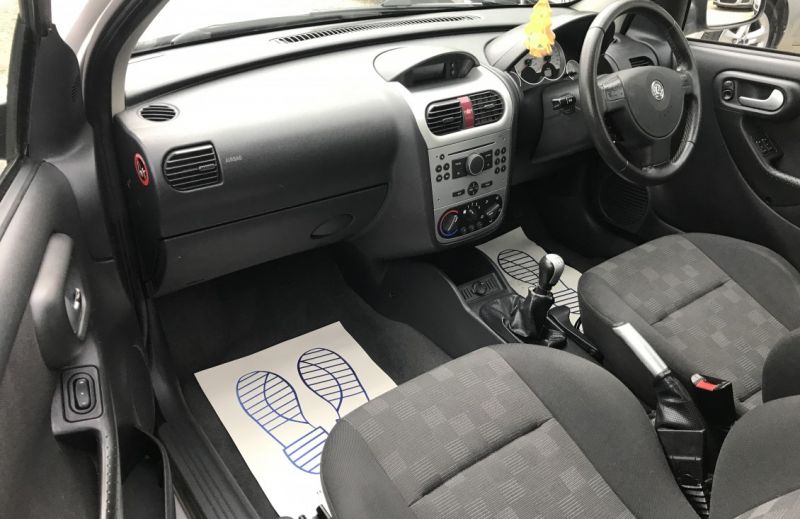 2006 Vauxhall Corsa 1.2 i 16v SXi image 9