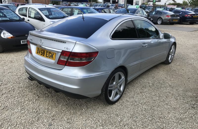 2008 Mercedes-Benz 2.1 CLC200 CDI Sport image 3
