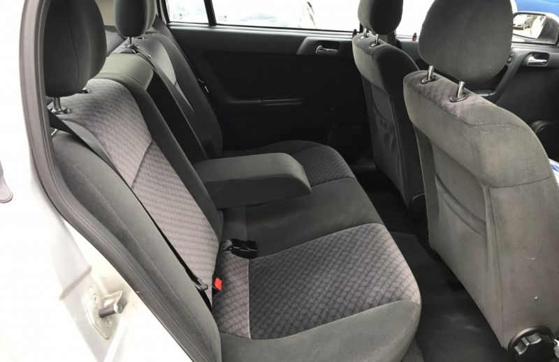 2003 Vauxhall Astra 1.6 i 16v Club image 10