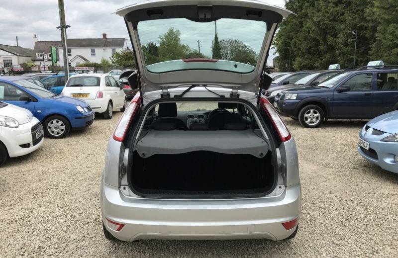 2009 Ford Focus 1.6 Zetec image 6