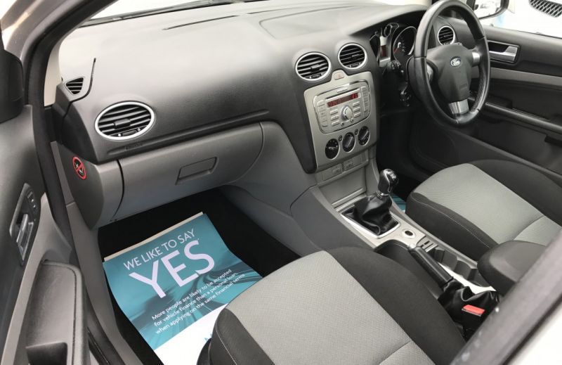 2009 Ford Focus 1.6 Zetec image 9