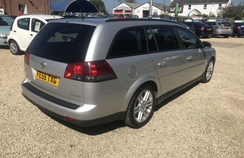 2005 Vauxhall Vectra 1.9 CDTi SRi image 4