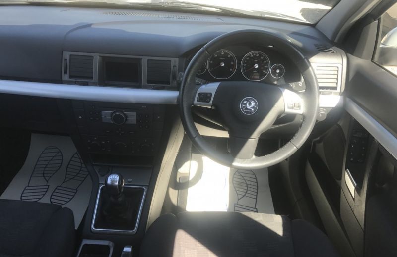 2005 Vauxhall Vectra 1.9 CDTi SRi image 7