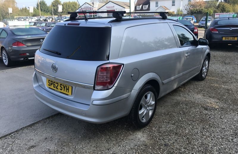 2012 Vauxhall Astravan 1.7 CDTi 16v image 4