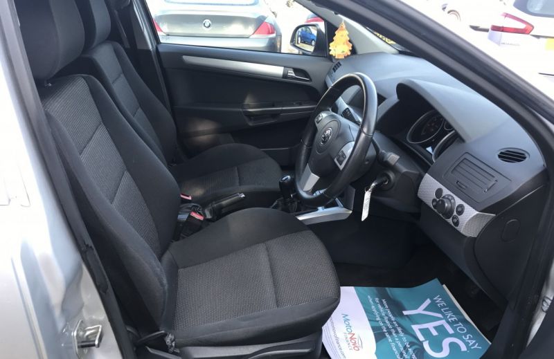 2012 Vauxhall Astravan 1.7 CDTi 16v image 9