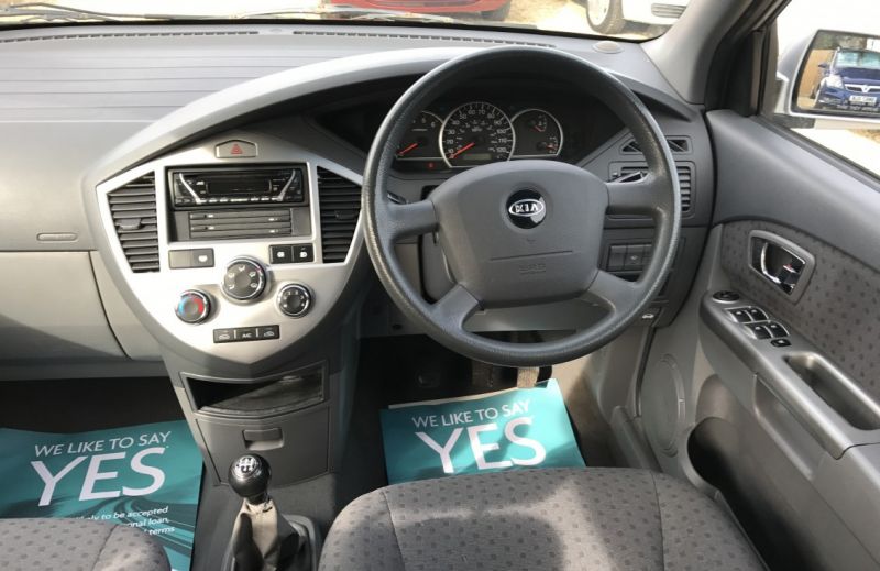 2006 KIA Carens 2.0 CRDi LX image 7