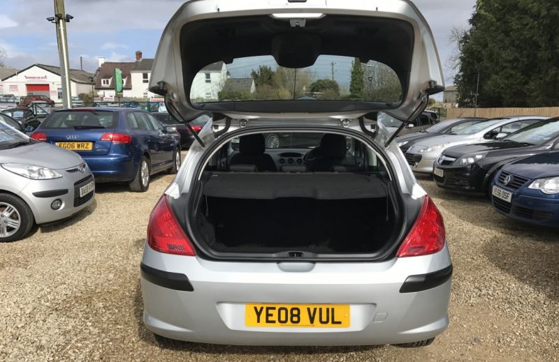 2008 Peugeot 308 1.6 HDi S image 6