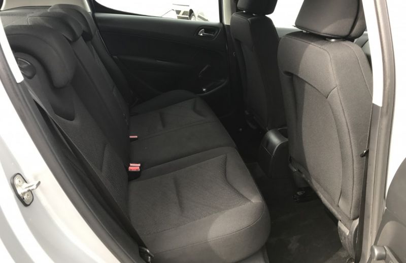 2008 Peugeot 308 1.6 HDi S image 9
