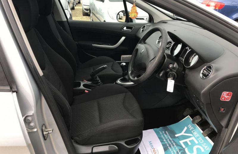 2008 Peugeot 308 1.6 HDi S image 10