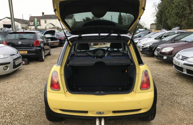 2003 MINI Hatch 1.6 Cooper S image 6