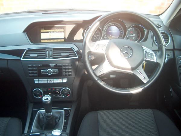 2011 Mercedes-Benz C220 CDI SE 4dr image 5