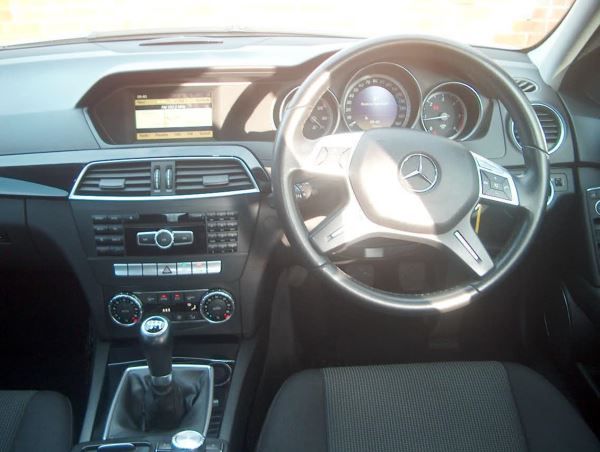 2011 Mercedes-Benz C220 CDI SE 4dr image 5