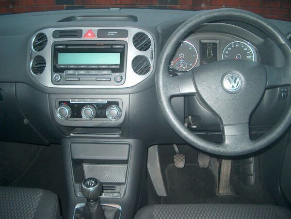 2010 Volkswagen Tiguan 2.0 TDi S 5dr image 5