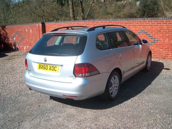 2010 Volkswagen Golf 1.6 TDI 105 SE 5dr image 8