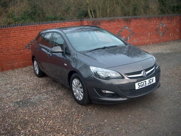 2013 Vauxhall Astra 1.7 CDTi 16V 5dr image 3