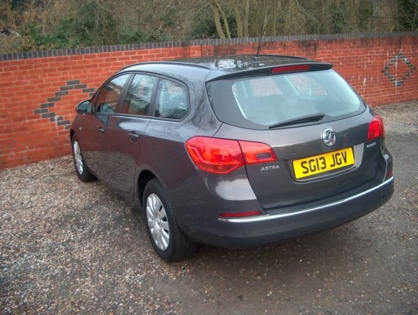 2013 Vauxhall Astra 1.7 CDTi 16V 5dr image 10