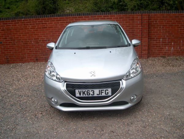 2013 Peugeot 208 1.4 HDi Active 5dr image 2