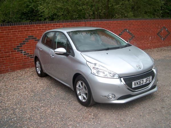 2013 Peugeot 208 1.4 HDi Active 5dr image 3