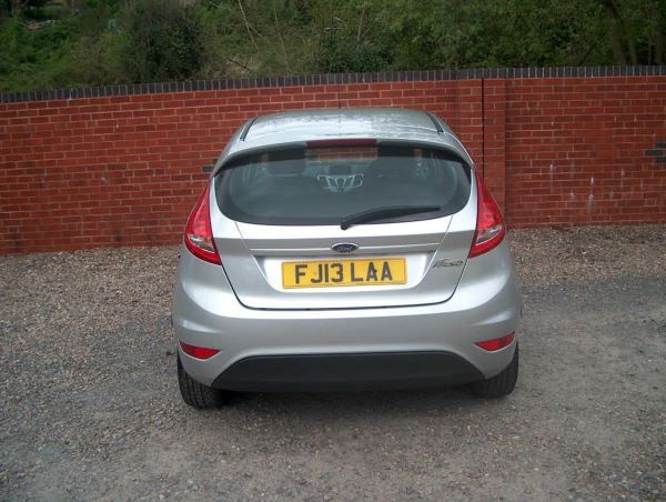 2013 Ford Fiesta 1.4 TDCi 3dr image 9