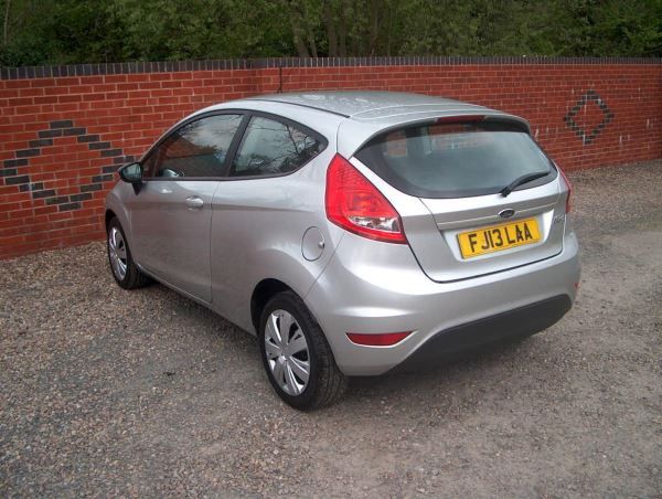 2013 Ford Fiesta 1.4 TDCi 3dr image 10