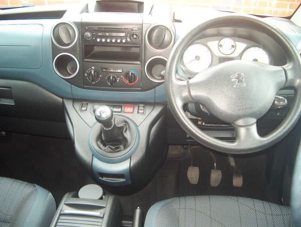 2010 Peugeot Partner Tepee 1.6 HDi 5dr image 4