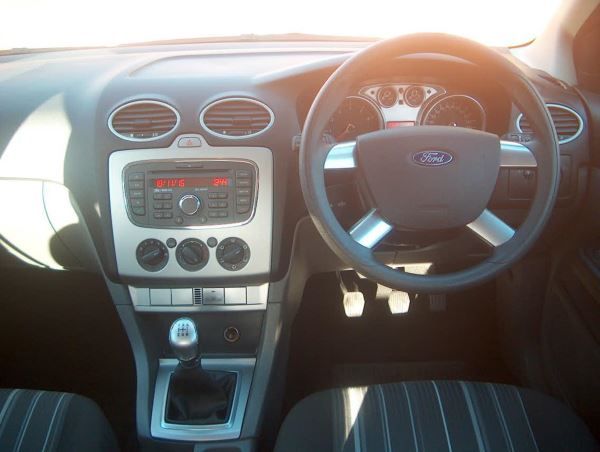 2009 Ford Focus 1.6 Style 5dr image 5
