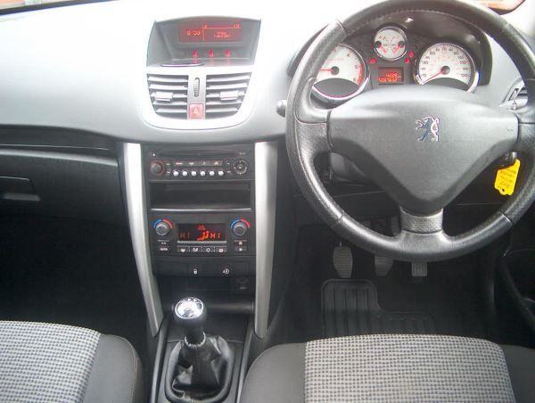 2011 Peugeot 207 1.6 HDi Sport 5dr image 5