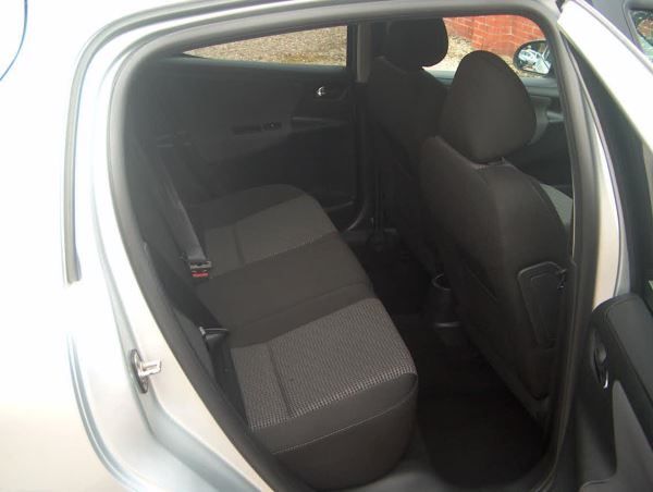 2011 Peugeot 207 1.6 HDi Sport 5dr image 6