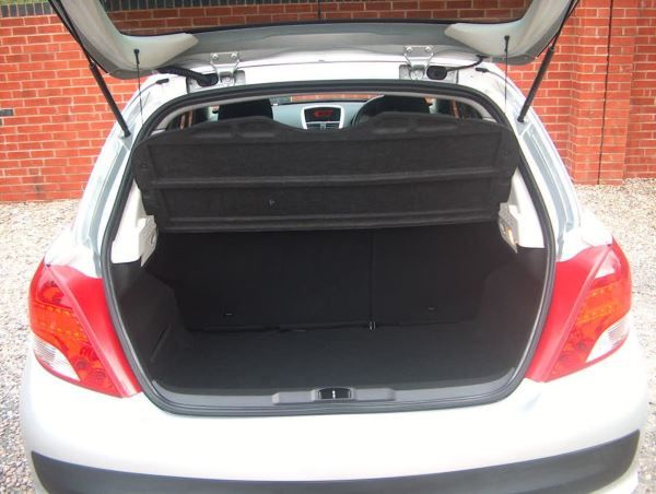 2011 Peugeot 207 1.6 HDi Sport 5dr image 7