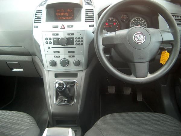 2009 Vauxhall Zafira 1.6i Life 5dr image 5