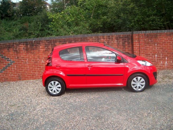 2012 Peugeot 107 1.0 5dr image 4