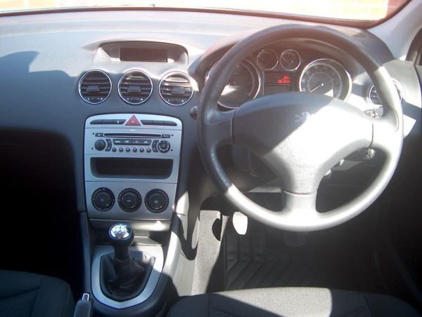 2009 Peugeot 308 1.4 VTi S 5dr image 4