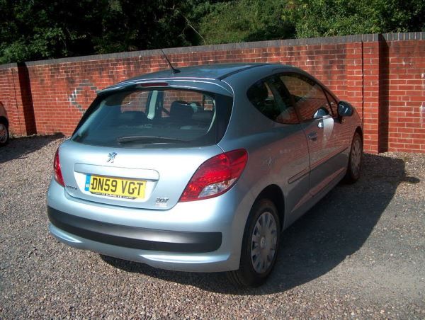 2010 Peugeot 207 1.6 HDi 3dr image 8