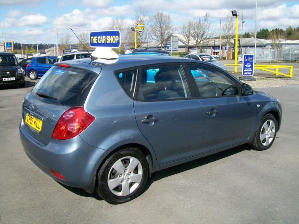 2009 Kia Ceed 1.4 S NICE 5dr image 4