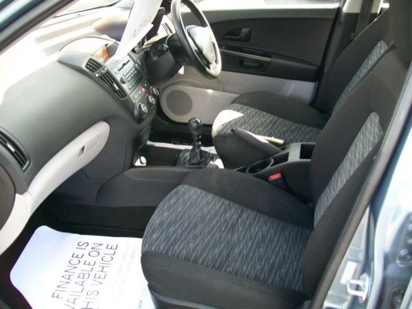 2009 Kia Ceed 1.4 S NICE 5dr image 7