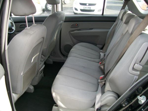 2009 Kia Carens 2.0 GS 5dr image 8