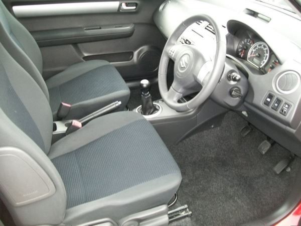 2010 Suzuki Swift 1.3 SZ4 3dr image 6