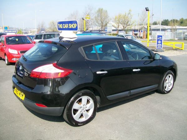 2010 Renault Megane 1.6 16V 5dr image 4