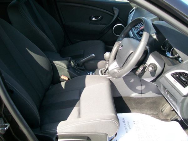 2010 Renault Megane 1.6 16V 5dr image 6