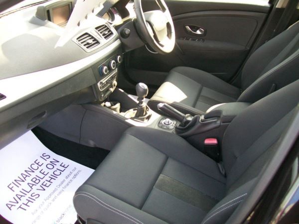 2010 Renault Megane 1.6 16V 5dr image 7