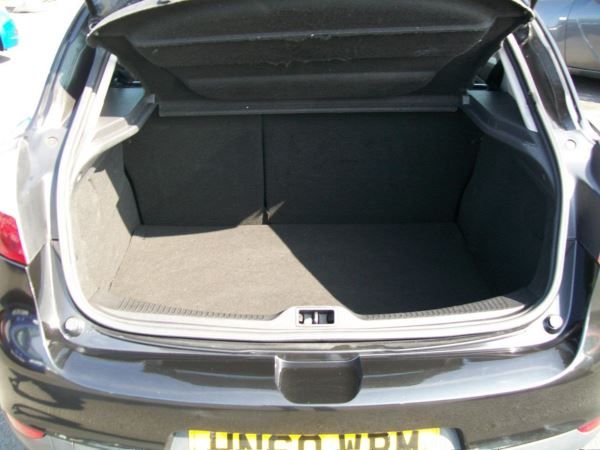 2010 Renault Megane 1.6 16V 5dr image 9