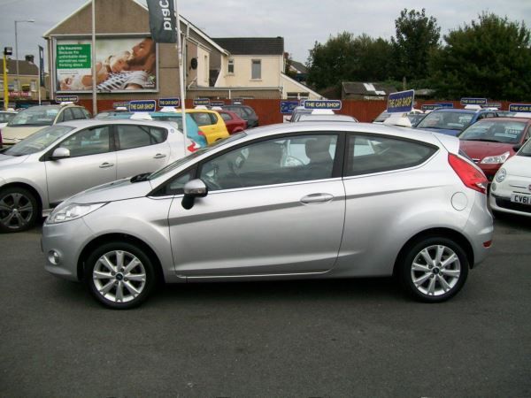 2010 Ford Fiesta 1.25 Zetec 3dr image 3