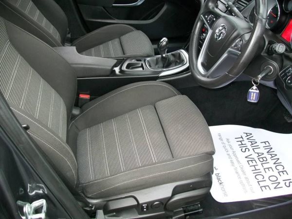 2011 Vauxhall Insignia 2.0 CDTi SRi image 6