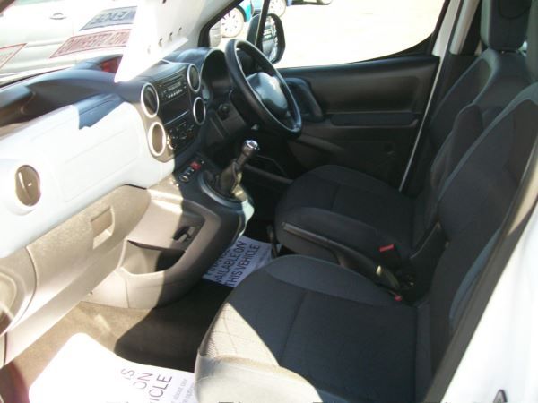 2011 Peugeot Partner Tepee 1.6 HDi 5dr image 9