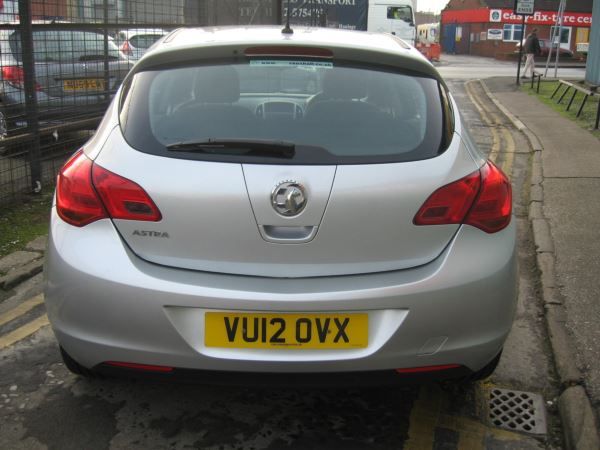 2012 Vauxhall Astra 1.3 CDTi 16V image 4