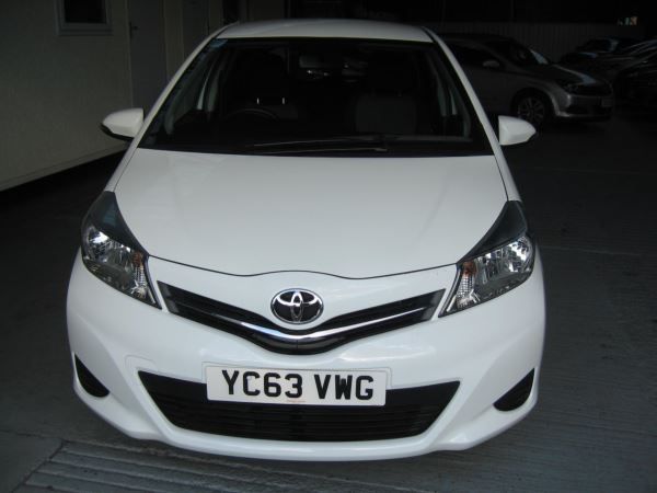 2013 Toyota Yaris 1.0 VVT-i TR image 2